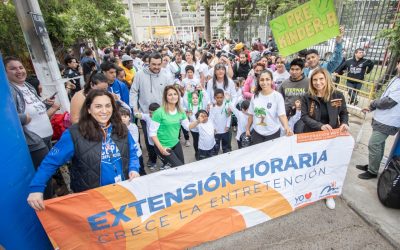 Escuela Las Palmas celebró su Aniversario N°71 con una entretenida corrida full color